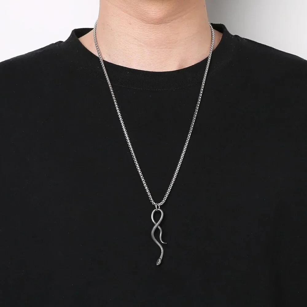 N/A snake pendant